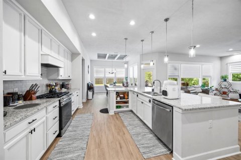 Casa en venta en Alachua, Florida, 4 dormitorios, 210.8 m2 № 1854656 - foto 10