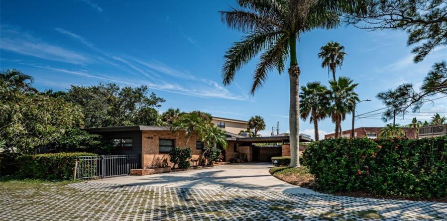 Casa en Treasure Island, Florida 2 dormitorios, 140.84 m2 № 1376234