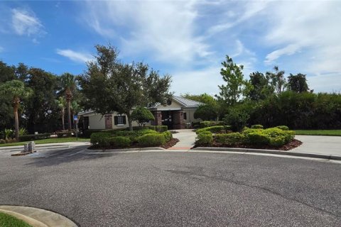 House in MAGNOLIA PARK in Riverview, Florida 4 bedrooms, 265.61 sq.m. № 2318536 - photo 9