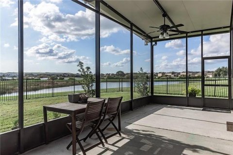 House in MAGNOLIA PARK in Riverview, Florida 4 bedrooms, 265.61 sq.m. № 2318536 - photo 4
