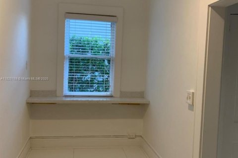Condo in Coral Gables, Florida  № 1804300 - photo 10