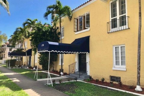 Condo in Coral Gables, Florida  № 1804300 - photo 2