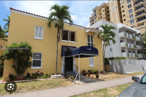 Condo in Coral Gables, Florida  № 1804300 - photo 1