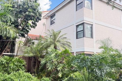 Condo in Plantation, Florida, 2 bedrooms  № 1952668 - photo 1
