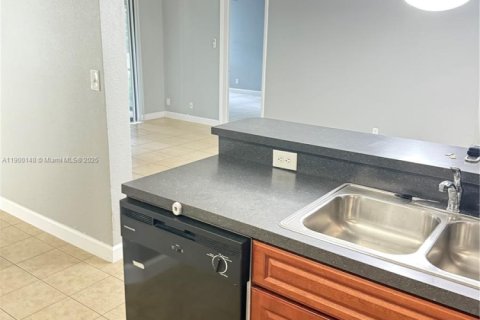 Condo in Plantation, Florida, 2 bedrooms  № 1952668 - photo 5