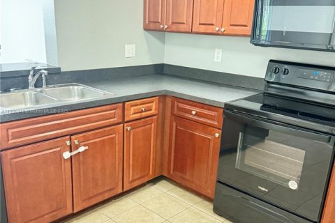 Condo in Plantation, Florida, 2 bedrooms  № 1952668 - photo 6