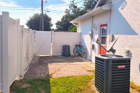 Casa en venta en Summerfield, Florida, 3 dormitorios, 192.12 m2 № 1907745 - foto 4