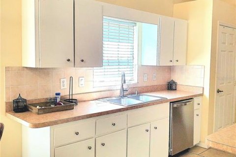 Casa en venta en Summerfield, Florida, 3 dormitorios, 192.12 m2 № 1907745 - foto 12