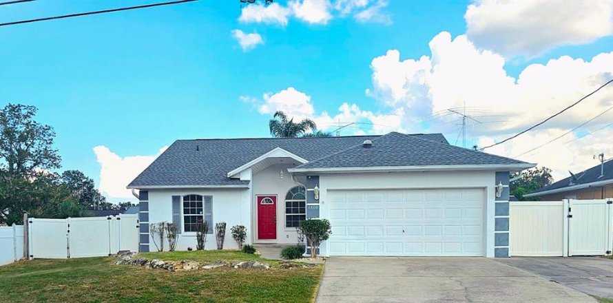 Casa en Summerfield, Florida 3 dormitorios, 192.12 m2 № 1907745