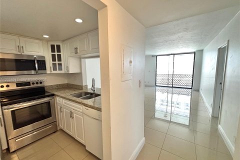 Copropriété à louer à North Miami Beach, Floride: 1 chambre, 71.72 m2 № 2168790 - photo 8