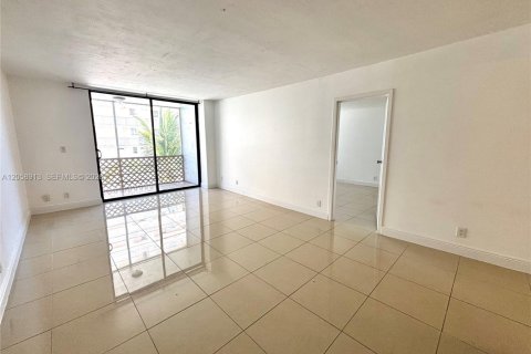 Copropriété à louer à North Miami Beach, Floride: 1 chambre, 71.72 m2 № 2168790 - photo 13