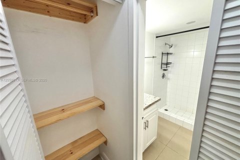 Copropriété à louer à North Miami Beach, Floride: 1 chambre, 71.72 m2 № 2168790 - photo 19