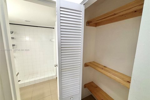 Copropriété à louer à North Miami Beach, Floride: 1 chambre, 71.72 m2 № 2168790 - photo 20