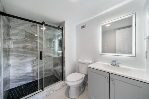 Condo in Pembroke Pines, Florida, 2 bedrooms  № 1729344 - photo 10