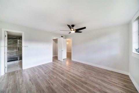 Condo in Pembroke Pines, Florida, 2 bedrooms  № 1729344 - photo 9