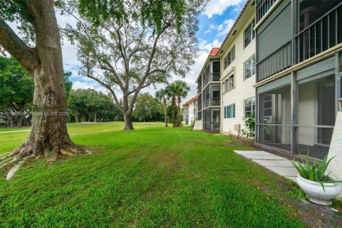 Condo in Pembroke Pines, Florida, 2 bedrooms  № 1729344 - photo 21