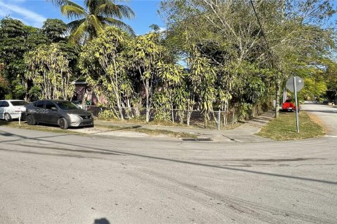 House in North Miami Beach, Florida 2 bedrooms, 115.94 sq.m. № 1985663 - photo 2