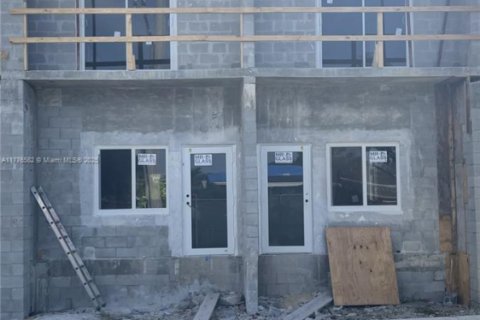 House in North Miami Beach, Florida 2 bedrooms, 115.94 sq.m. № 1985663 - photo 11