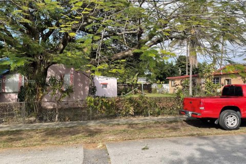 House in North Miami Beach, Florida 2 bedrooms, 115.94 sq.m. № 1985663 - photo 8