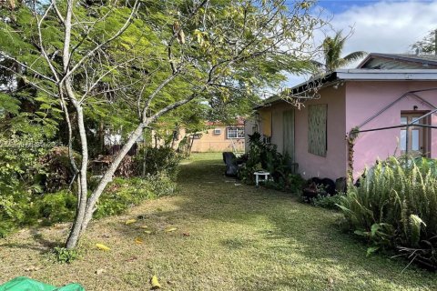House in North Miami Beach, Florida 2 bedrooms, 115.94 sq.m. № 1985663 - photo 6