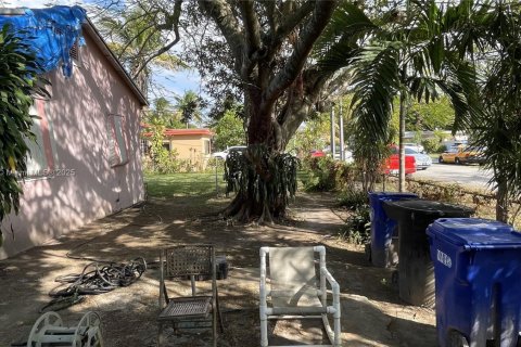 House in North Miami Beach, Florida 2 bedrooms, 115.94 sq.m. № 1985663 - photo 3