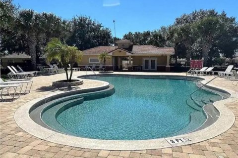 House in Poinciana, Florida 3 bedrooms, 116.03 sq.m. № 1904138 - photo 11