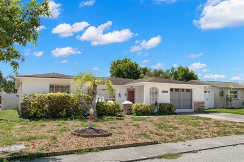 Casa en alquiler en Port Richey, Florida, 3 dormitorios, 136.38 m2 № 1908412 - foto 2