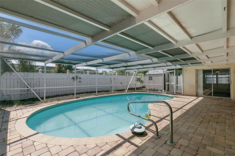 Casa en alquiler en Port Richey, Florida, 3 dormitorios, 136.38 m2 № 1908412 - foto 14