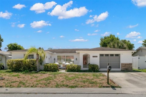 Casa en alquiler en Port Richey, Florida, 3 dormitorios, 136.38 m2 № 1908412 - foto 1