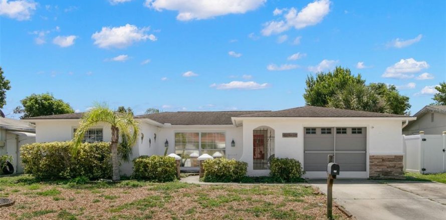 Casa en Port Richey, Florida 3 dormitorios, 136.38 m2 № 1908412