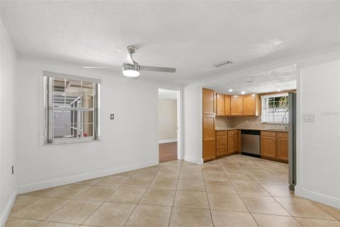 Casa en alquiler en Port Richey, Florida, 3 dormitorios, 136.38 m2 № 1908412 - foto 11