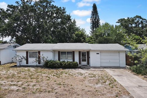 Villa ou maison à vendre à New Port Richey, Floride: 2 chambres, 103.68 m2 № 1759944 - photo 1