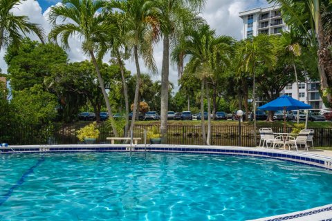 Copropriété à vendre à Wilton Manors, Floride: 2 chambres, 109.62 m2 № 2249995 - photo 21