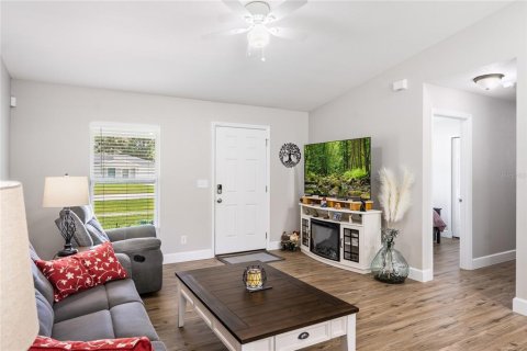 Casa en venta en Orange City, Florida, 3 dormitorios, 111.2 m2 № 2223386 - foto 3