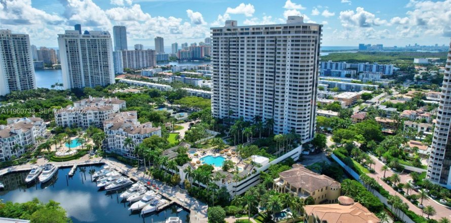 Кондоминиум с 3 спальнями в Авентура, Флорида № 2024599