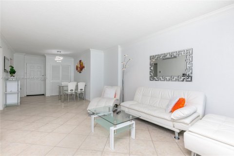 Copropriété à louer à Hollywood, Floride: 1 chambre, 69.21 m2 № 2039744 - photo 4