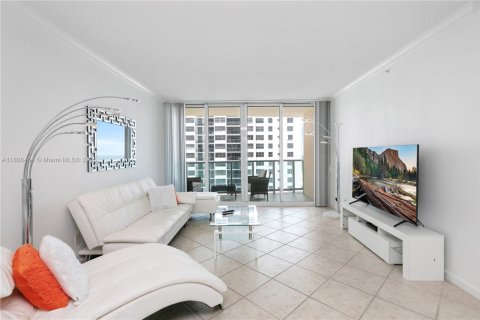 Copropriété à louer à Hollywood, Floride: 1 chambre, 69.21 m2 № 2039744 - photo 2