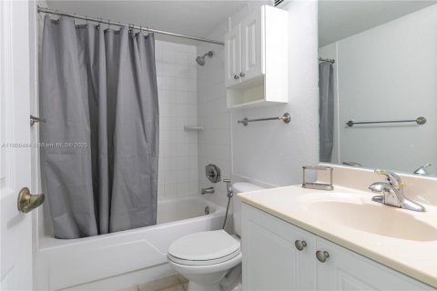 Copropriété à louer à Hollywood, Floride: 1 chambre, 69.21 m2 № 2039744 - photo 12