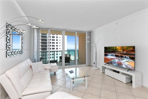 Condo à Hollywood, Floride, 1 chambre  № 2039744