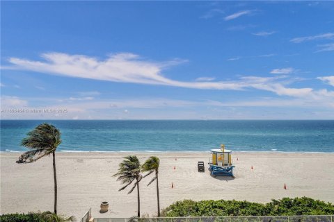 Copropriété à louer à Hollywood, Floride: 1 chambre, 69.21 m2 № 2039744 - photo 19