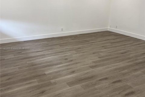 Condo in North Lauderdale, Florida, 2 bedrooms  № 2082279 - photo 5