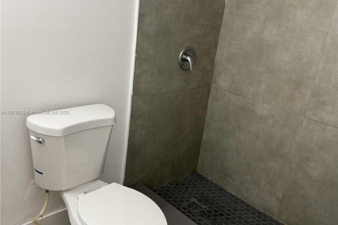 Condo in North Lauderdale, Florida, 2 bedrooms  № 2082279 - photo 15