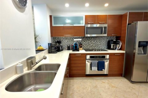 Condo in Aventura, Florida, 3 bedrooms  № 2015465 - photo 15