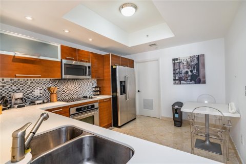 Condo in Aventura, Florida, 3 bedrooms  № 2015465 - photo 17