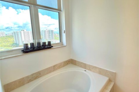 Condo in Aventura, Florida, 3 bedrooms  № 2015465 - photo 27
