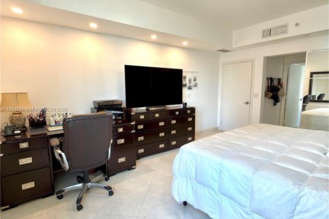 Condo in Aventura, Florida, 3 bedrooms  № 2015465 - photo 22