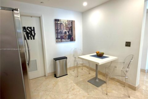 Condo in Aventura, Florida, 3 bedrooms  № 2015465 - photo 18