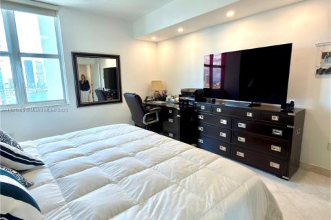 Condo in Aventura, Florida, 3 bedrooms  № 2015465 - photo 21