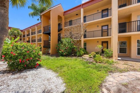 Condominio en venta en Saint Pete Beach, Florida, 1 dormitorio, 43.66 m2 № 2148846 - foto 27