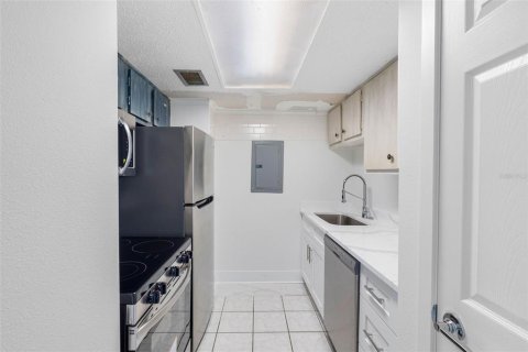 Condominio en venta en Saint Pete Beach, Florida, 1 dormitorio, 43.66 m2 № 2148846 - foto 12